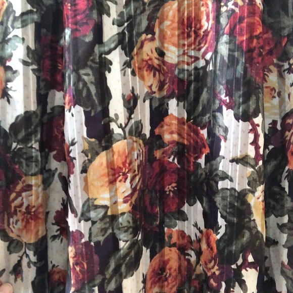 Anna Sui Resort 2018 High Neck Lace Floral Dress - Picture 5 of 9